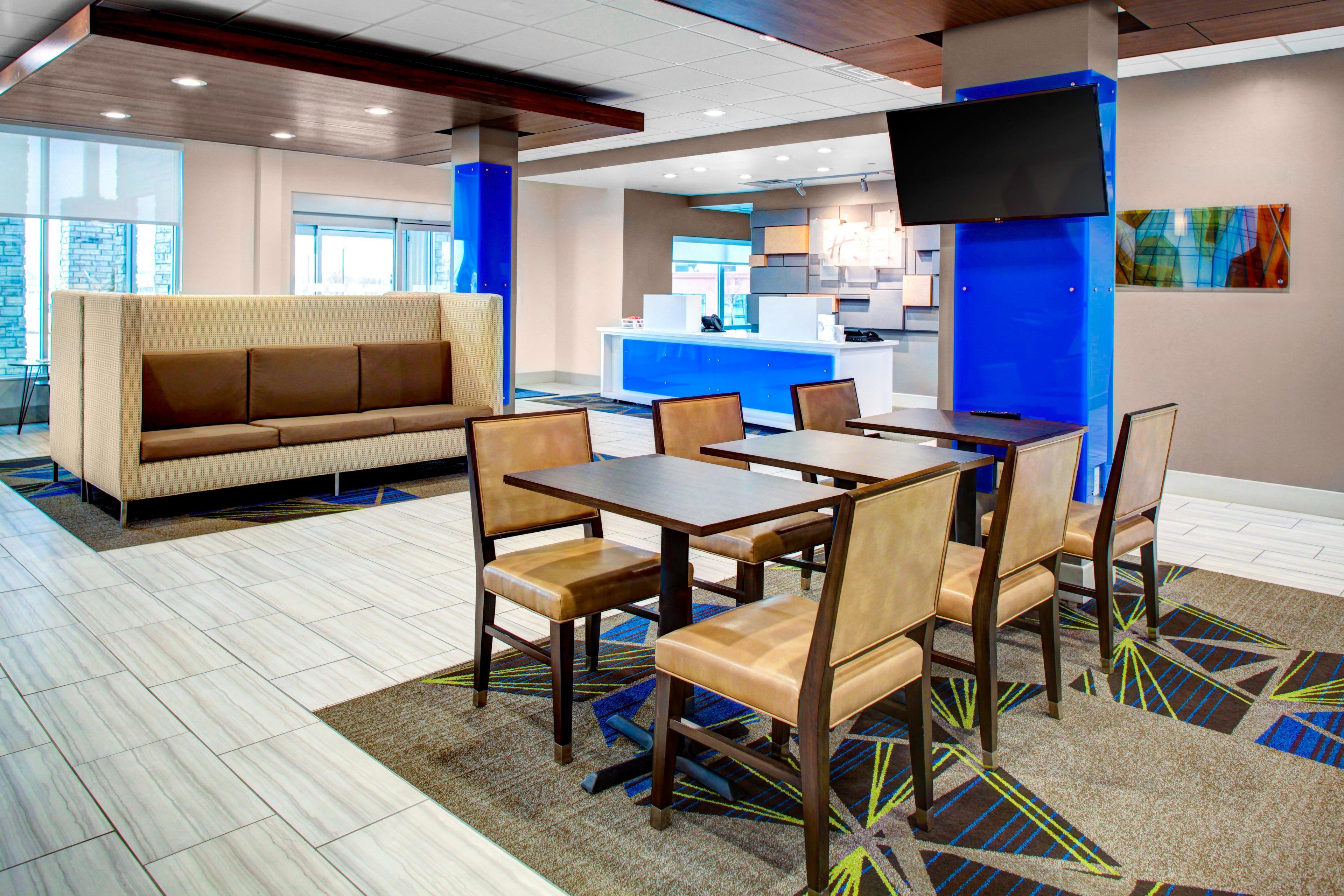 Holiday Inn Express & Suites Coldwater By Ihg Dış mekan fotoğraf