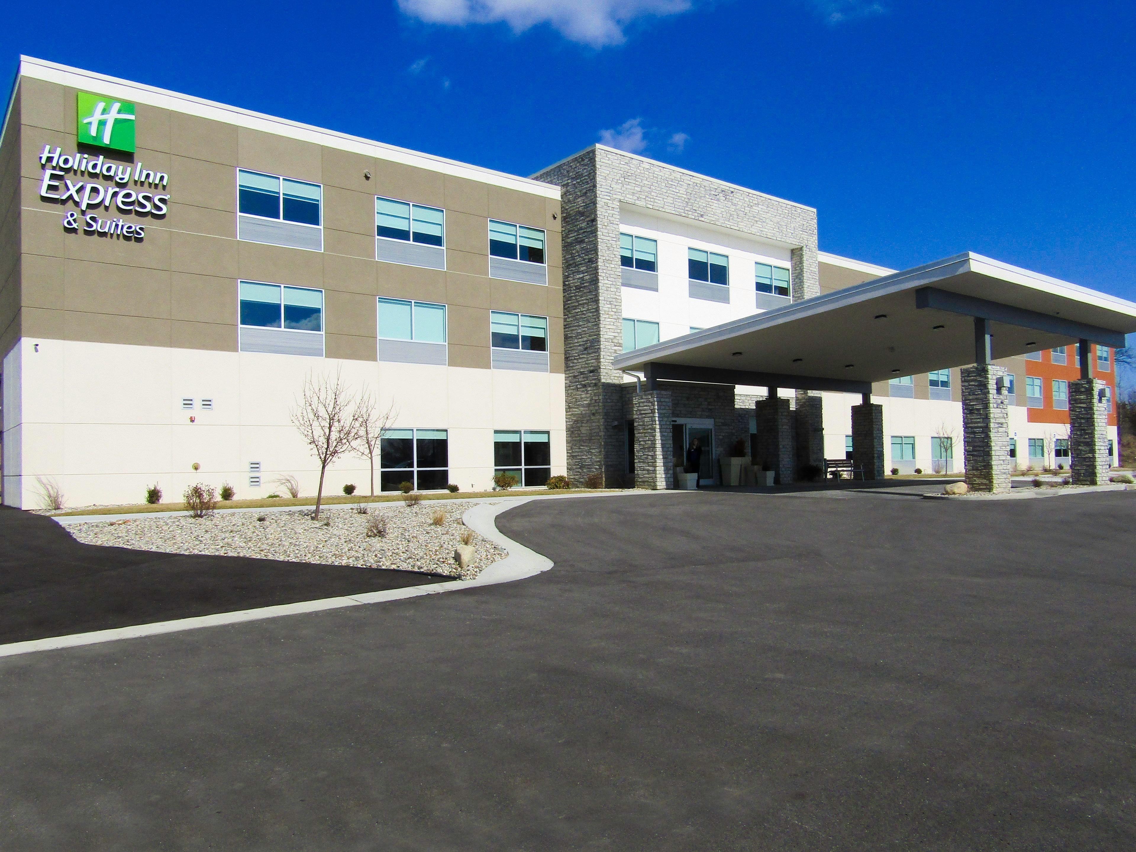 Holiday Inn Express & Suites Coldwater By Ihg Dış mekan fotoğraf