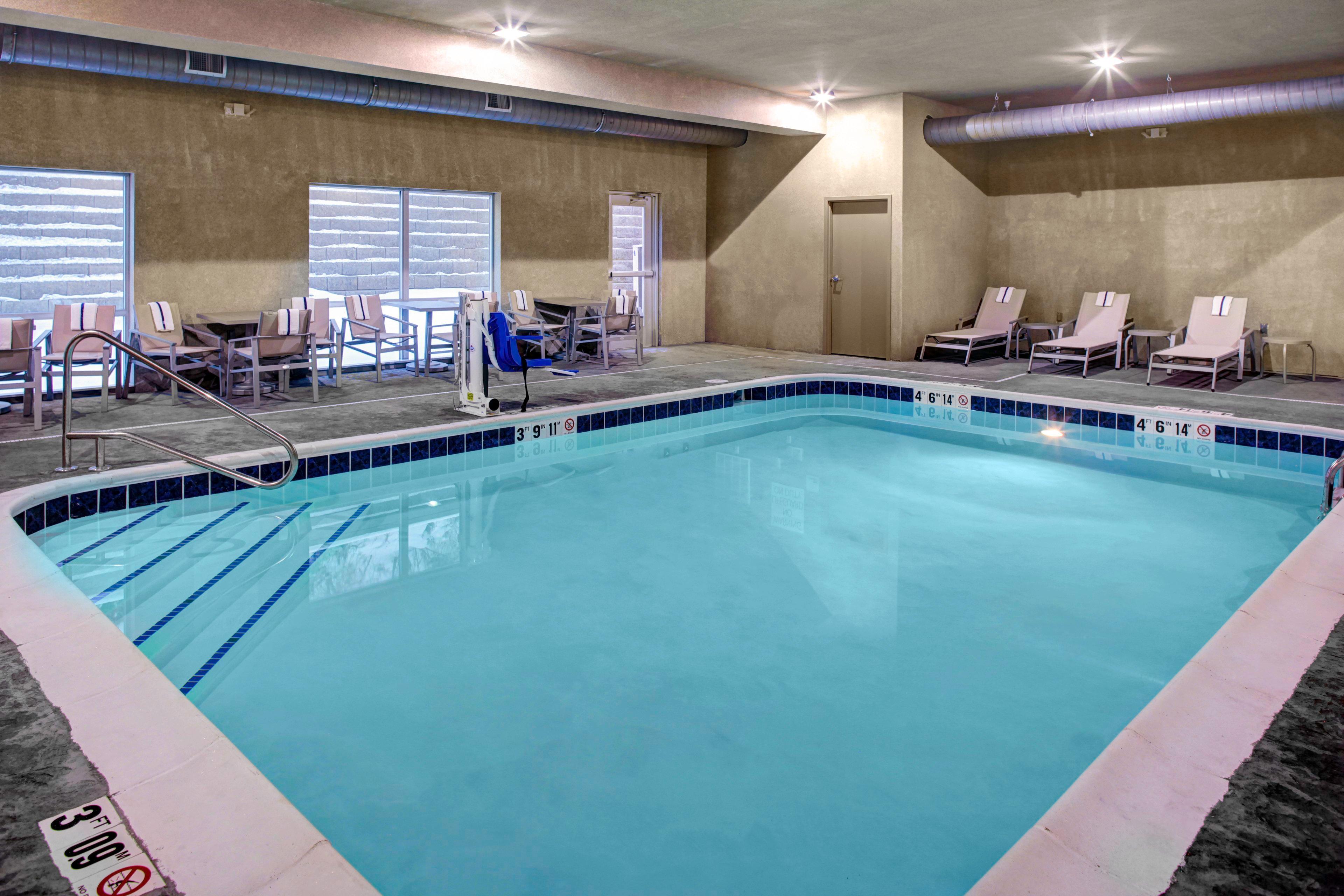 Holiday Inn Express & Suites Coldwater By Ihg Dış mekan fotoğraf
